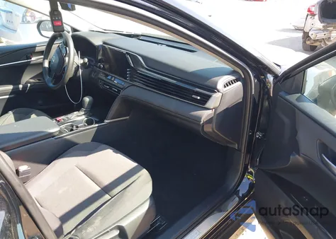 2025 Toyota Camry Le из США, поврежденный, VIN 4T1DAACK5SU608752